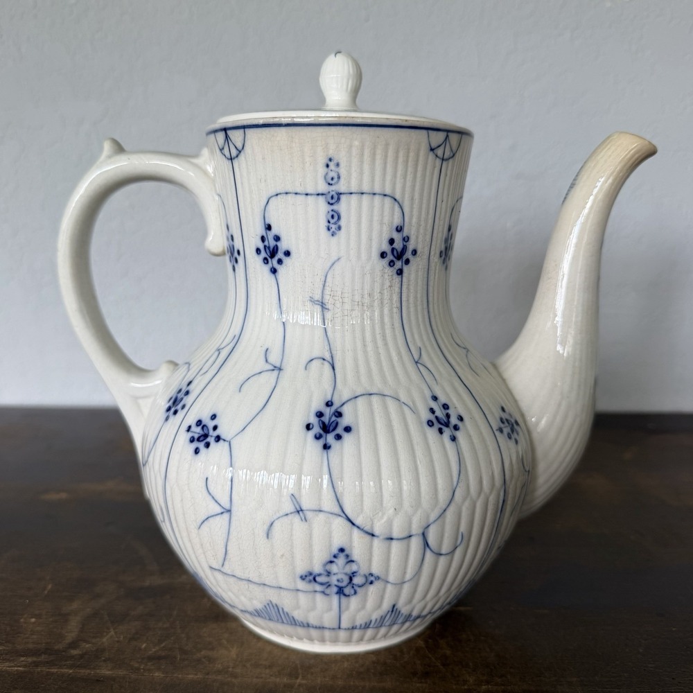 Antique French Sarreguemines Copenhagen Blue Fluted Coffee Pot Teapot 19thC 8"